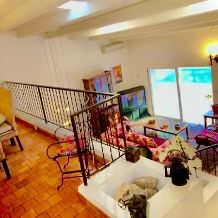 Villa La Rose بيت ضيافة *